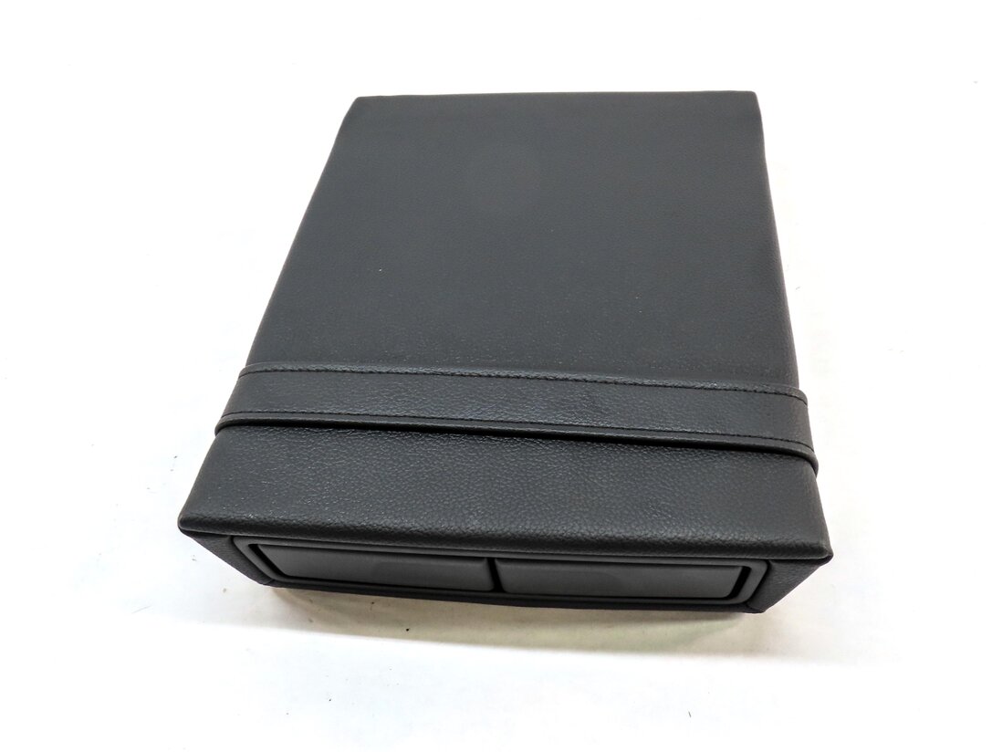Thumbnail 2: 2015 MERCEDES CLA250 (C117 W117) REAR SEAT CENTER ARMREST CUP HOLDER (BLACK)
