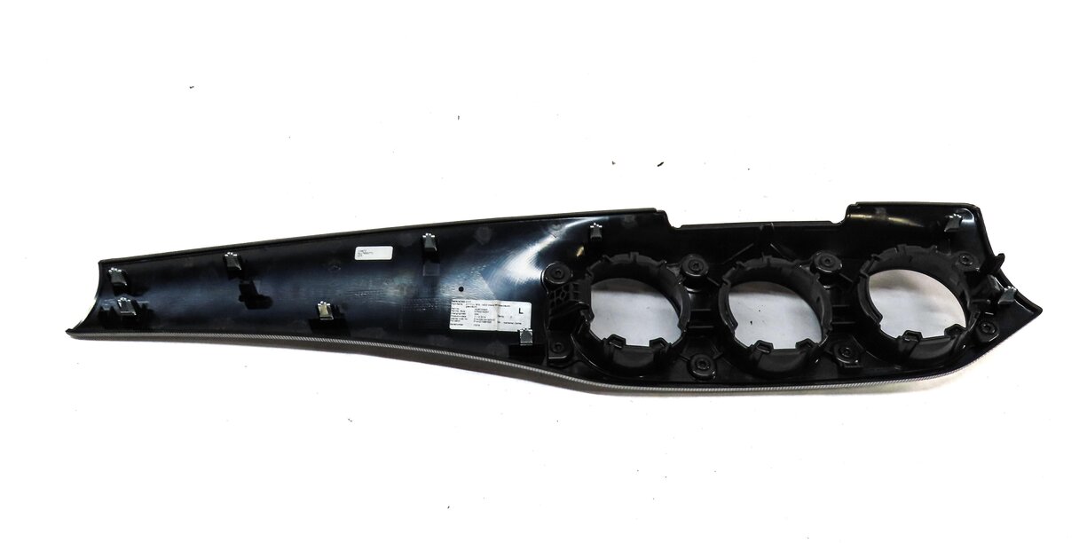 Thumbnail 4: 2015 MERCEDES CLA250 (C117 W117) FRONT DASH PANEL TRIM (SILVER WAVE)