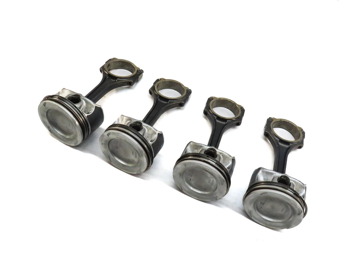 Thumbnail 1: 2014-2020 MERCEDES CLA250 (C117 W117) 2.0L M270 TURBO ENGINE PISTON w/ ROD SET-4