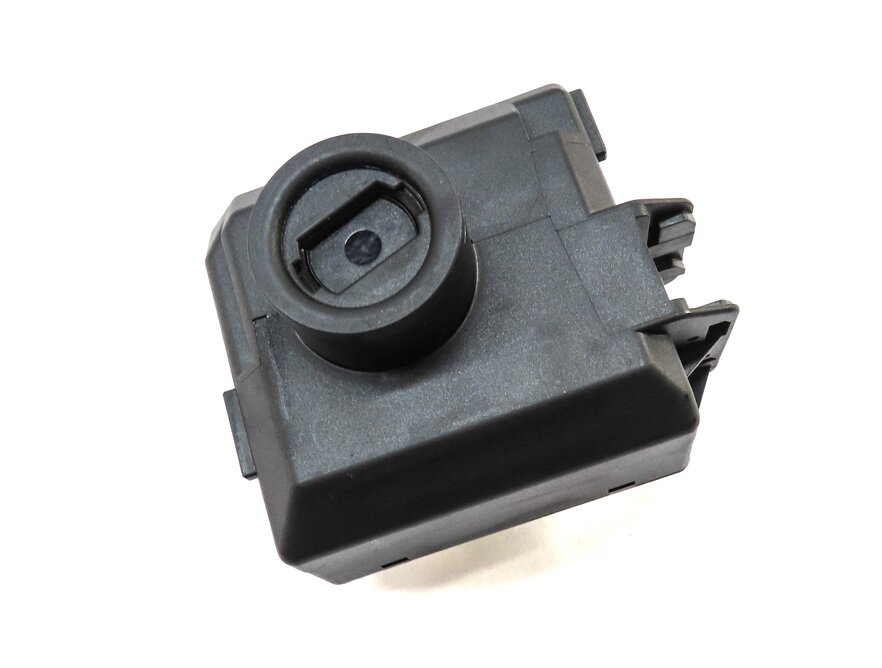 2014-2015 MERCEDES BENZ CLA45 AMG CLA250 (C117) IGNITION SWITCH MODULE