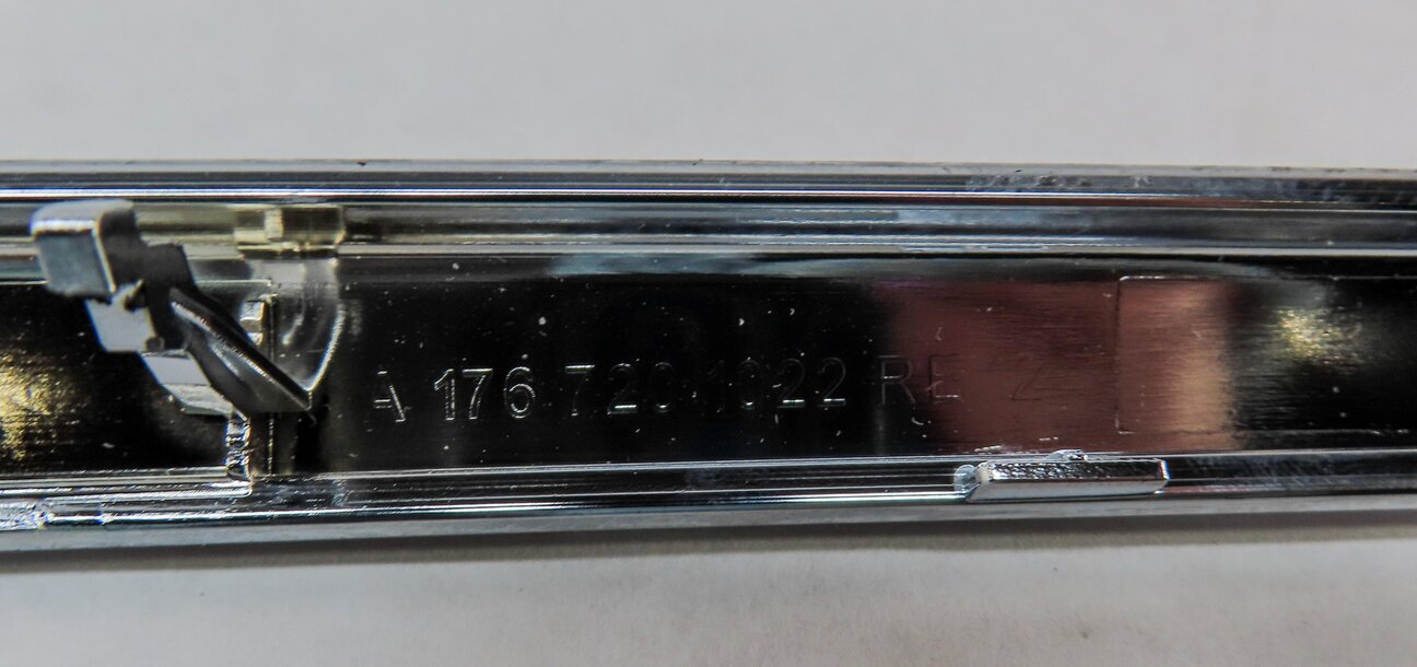 Thumbnail 15: 2015 MERCEDES CLA250 (C117 W117) INTERIOR DOOR PANEL TRIM MOULDING SET (CHROME)