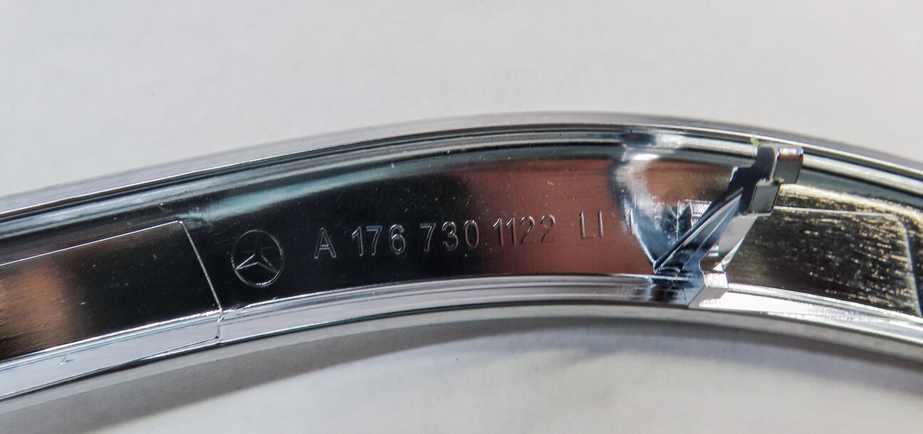 Thumbnail 6: 2015 MERCEDES CLA250 (C117 W117) INTERIOR DOOR PANEL TRIM MOULDING SET (CHROME)