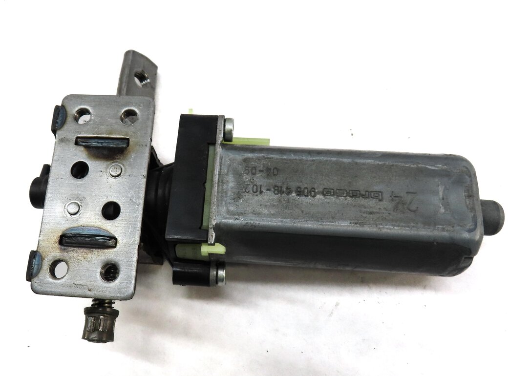 Thumbnail 6: 2005 PORSCHE CAYENNE (955) FRONT RIGHT PASSENGER SEAT ADJUST MOTOR SET