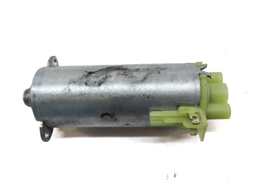 Thumbnail 8: 2005 PORSCHE CAYENNE (955) FRONT LEFT DRIVER SEAT ADJUST ADJUSTMENT MOTOR SET