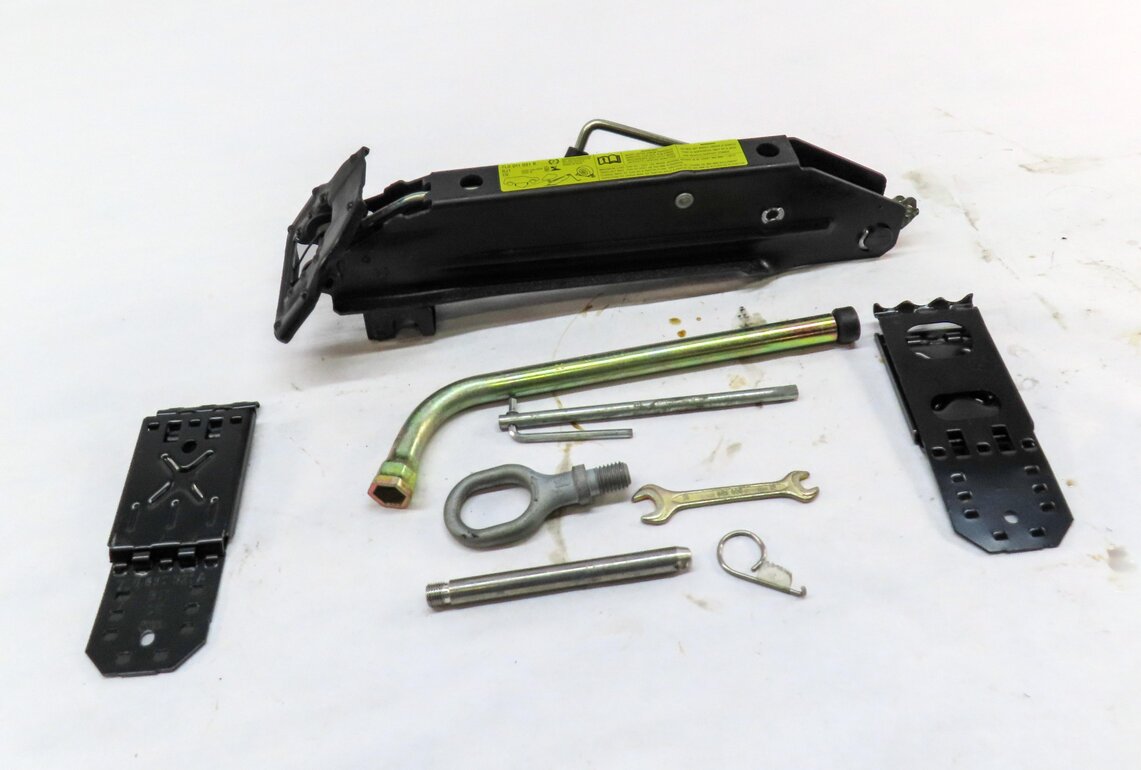 2003-2010 PORSCHE CAYENNE (955) SCISSOR JACK HANDLE LUG WRENCH CHOCK TOOL KIT
