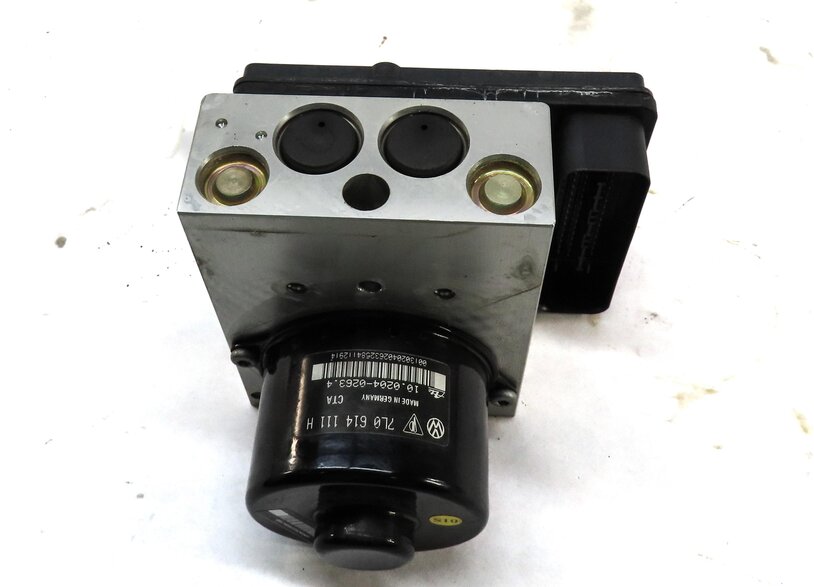 Thumbnail 3: 2005-2006 PORSCHE CAYENNE (955) ABS ANTI LOCK BRAKE PUMP w/ MODULE