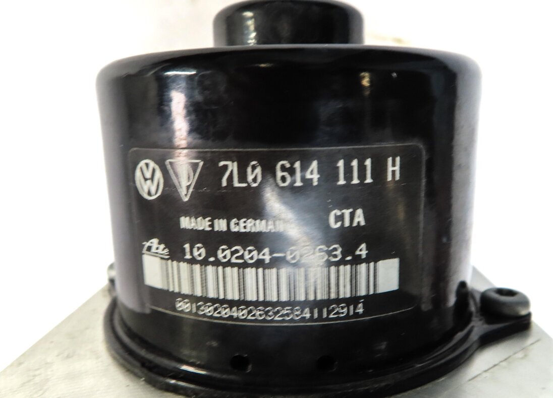 Thumbnail 5: 2005-2006 PORSCHE CAYENNE (955) ABS ANTI LOCK BRAKE PUMP w/ MODULE