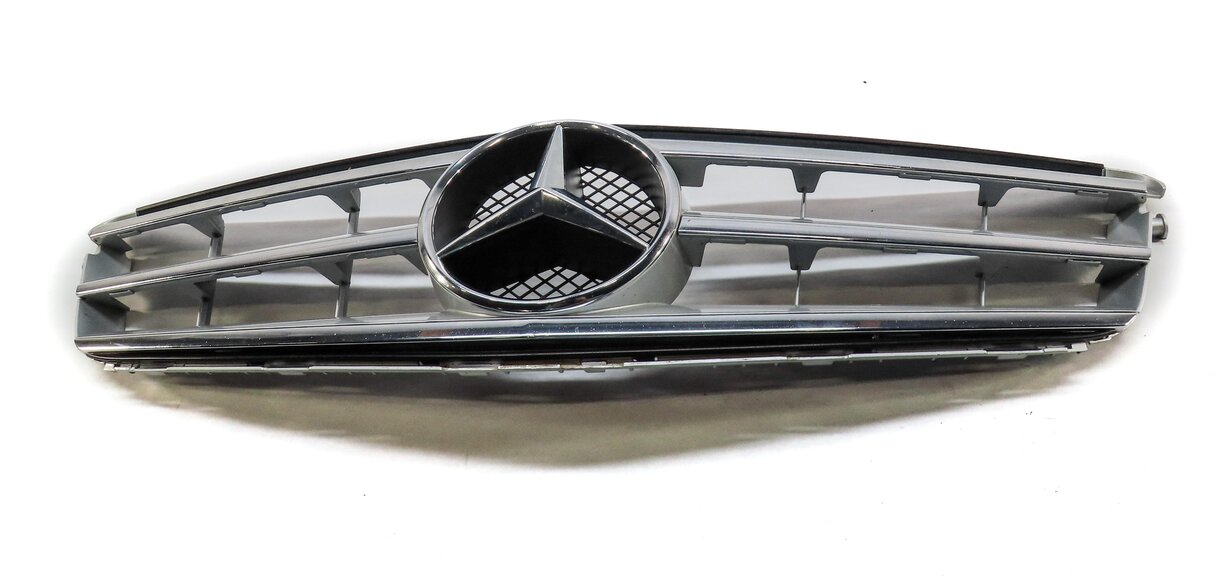 Thumbnail 2: 08-12 MERCEDES C-CLASS (W204) FRONT HOOD GRILLE AIR VENT TRIM (SPORT PACKAGE)