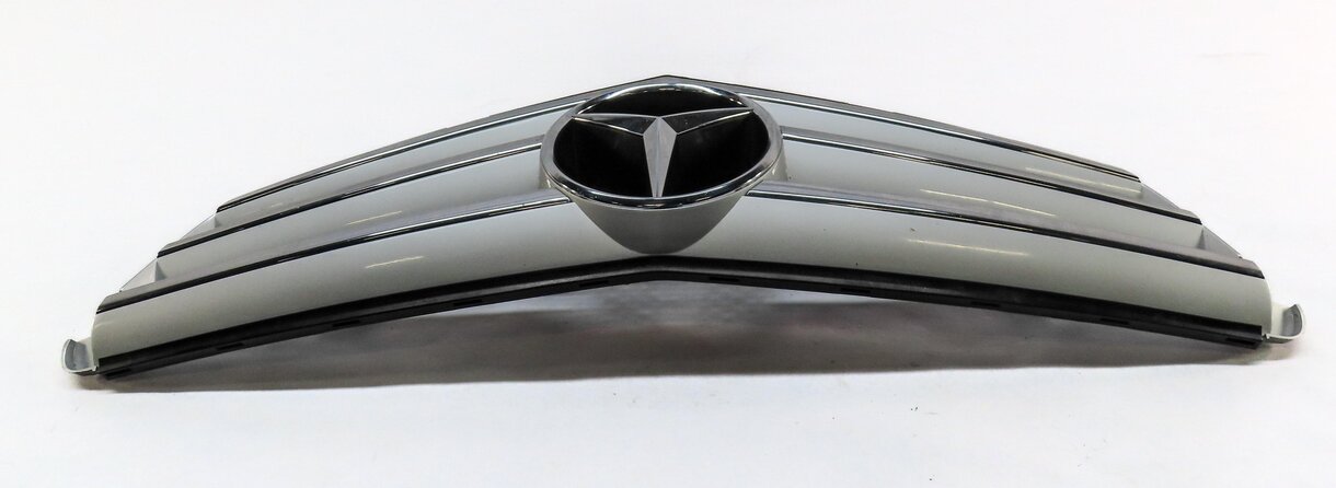 Thumbnail 4: 08-12 MERCEDES C-CLASS (W204) FRONT HOOD GRILLE AIR VENT TRIM (SPORT PACKAGE)