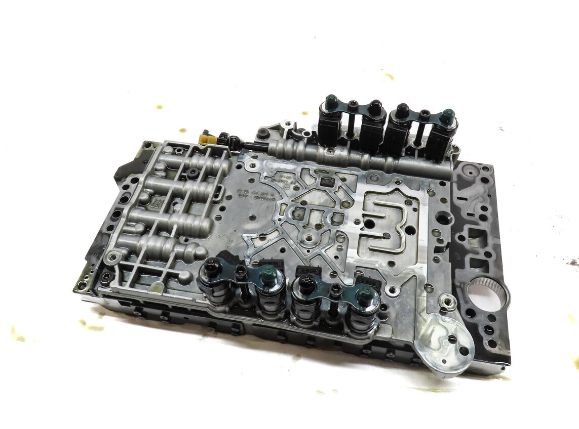 12-15 MERCEDES C250 C350 SLK250 SLK350 (R172 W204) TRANSMISSION VALVE BODY BLOCK