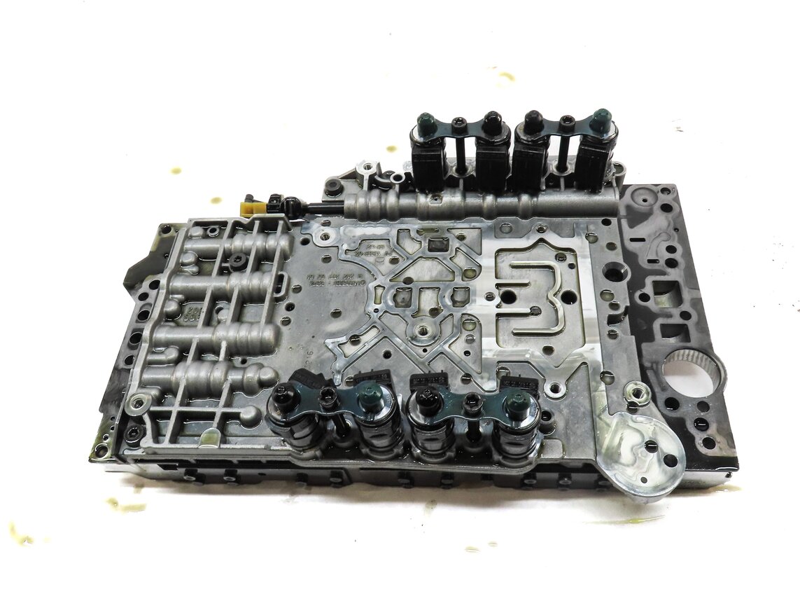 Thumbnail 2: 12-15 MERCEDES C250 C350 SLK250 SLK350 (R172 W204) TRANSMISSION VALVE BODY BLOCK