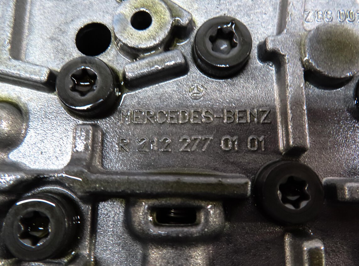 Thumbnail 5: 12-15 MERCEDES C250 C350 SLK250 SLK350 (R172 W204) TRANSMISSION VALVE BODY BLOCK