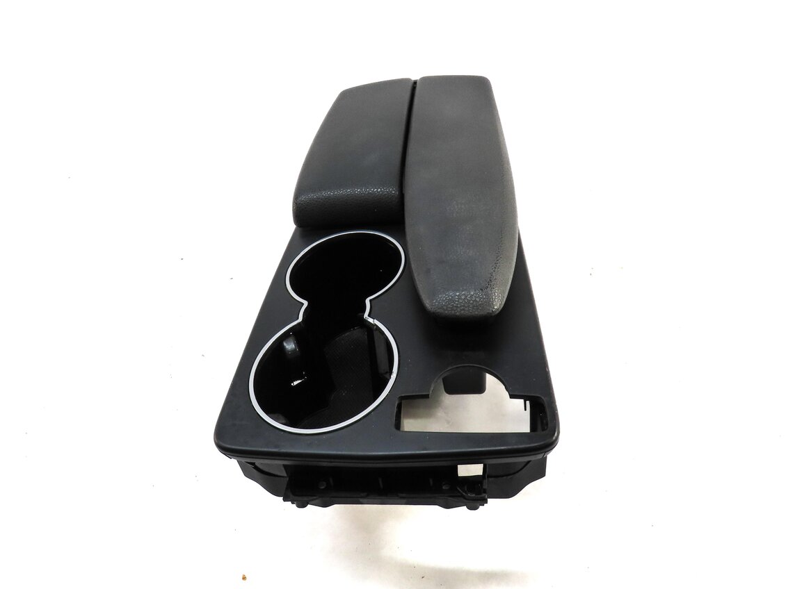 Thumbnail 2: 08-14 MERCEDES C-CLASS (W204) FRONT CENTER CONSOLE ARMREST COMPARTMENT (BLACK)