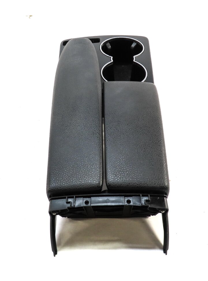 Thumbnail 4: 08-14 MERCEDES C-CLASS (W204) FRONT CENTER CONSOLE ARMREST COMPARTMENT (BLACK)
