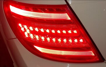 Thumbnail 2: 2012-2015 MERCEDES C-CLASS (W204) LEFT DRIVER REAR TAILLIGHT BRAKE LIGHT LAMP