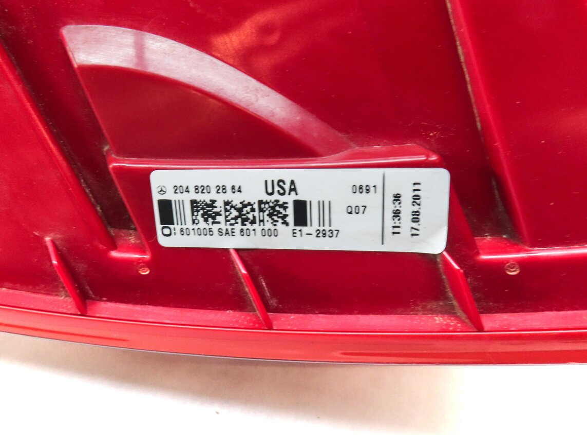 Thumbnail 6: 2012-2015 MERCEDES C-CLASS (W204) LEFT DRIVER REAR TAILLIGHT BRAKE LIGHT LAMP
