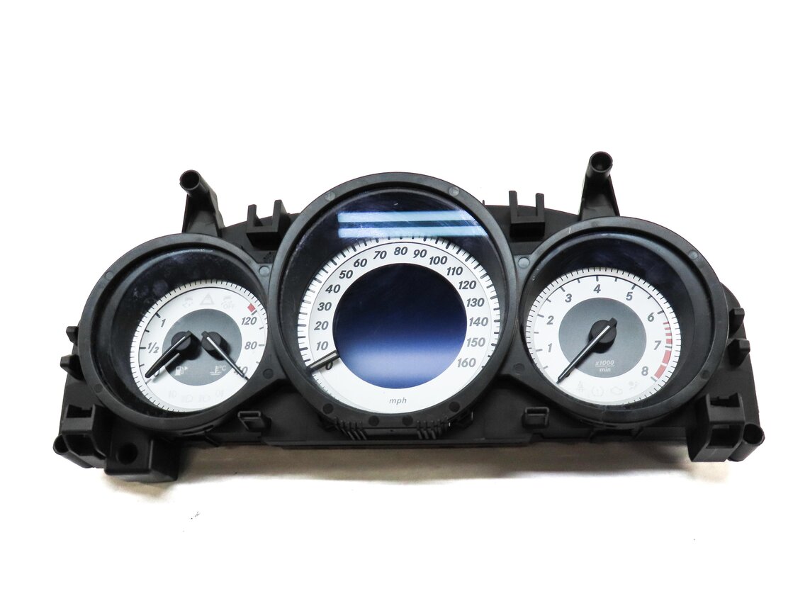 Thumbnail 2: 2012 MERCEDES C250 C300 C350 (C204 W204) SPEEDOMETER GAUGE CLUSTER (81k MILES)
