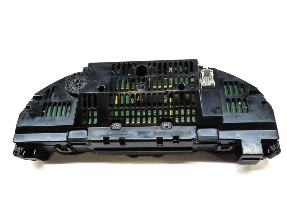 Thumbnail 4: 2012 MERCEDES C250 C300 C350 (C204 W204) SPEEDOMETER GAUGE CLUSTER (81k MILES)