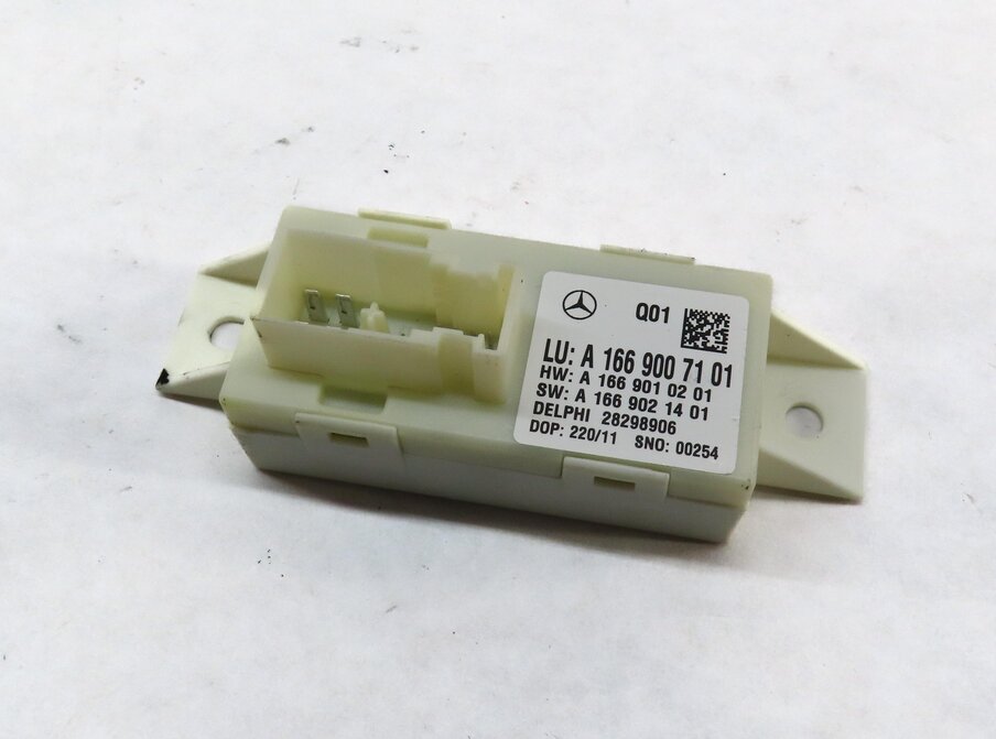 Thumbnail 1: 2012 MERCEDES C250 (W204) HEADLIGHT XENON LIGHT LAMP RANGE CONTROL MODULE