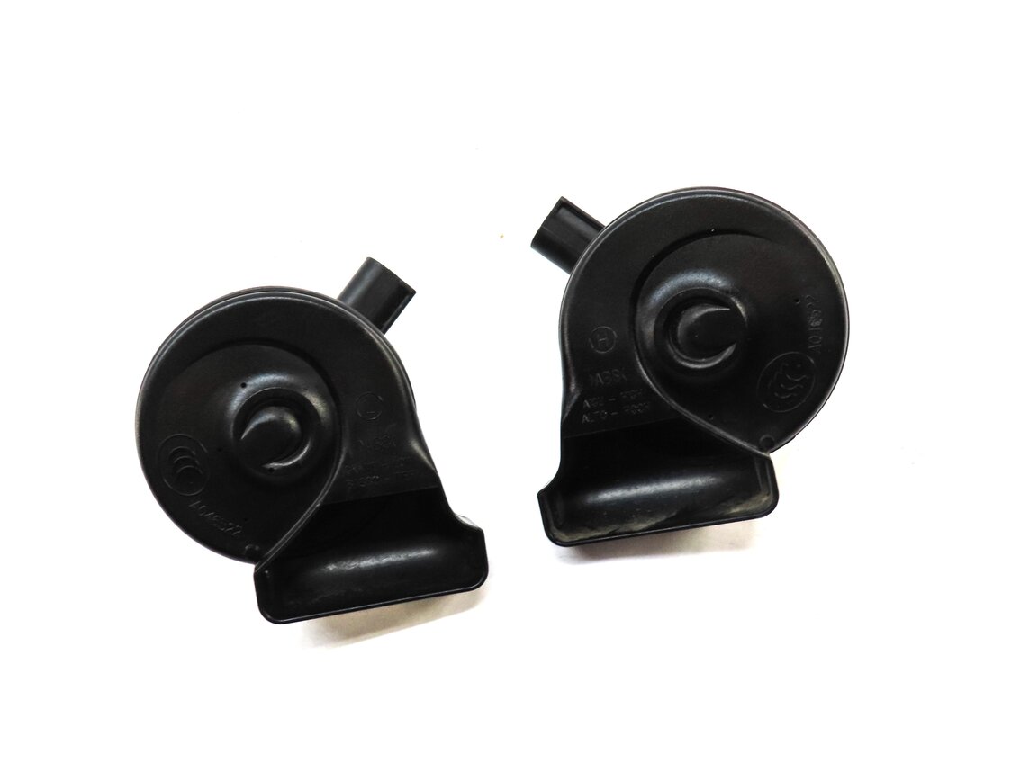 Thumbnail 1: 08-18 MERCEDES C E GLK CLS CLASS (C218 W204 W212 X204) HIGH & LOW TONE HORN SET