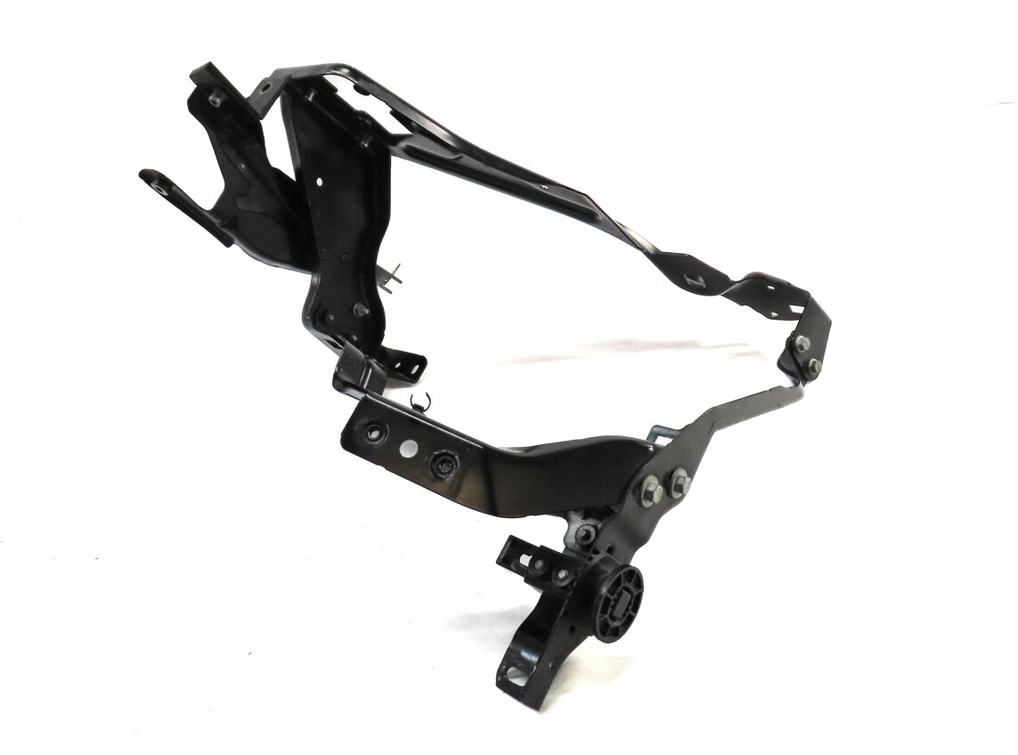 Thumbnail 2: 2012 MERCEDES C250 (W204) FRONT LEFT DRIVER HEADLIGHT MOUNT BRACKET SUPPORT
