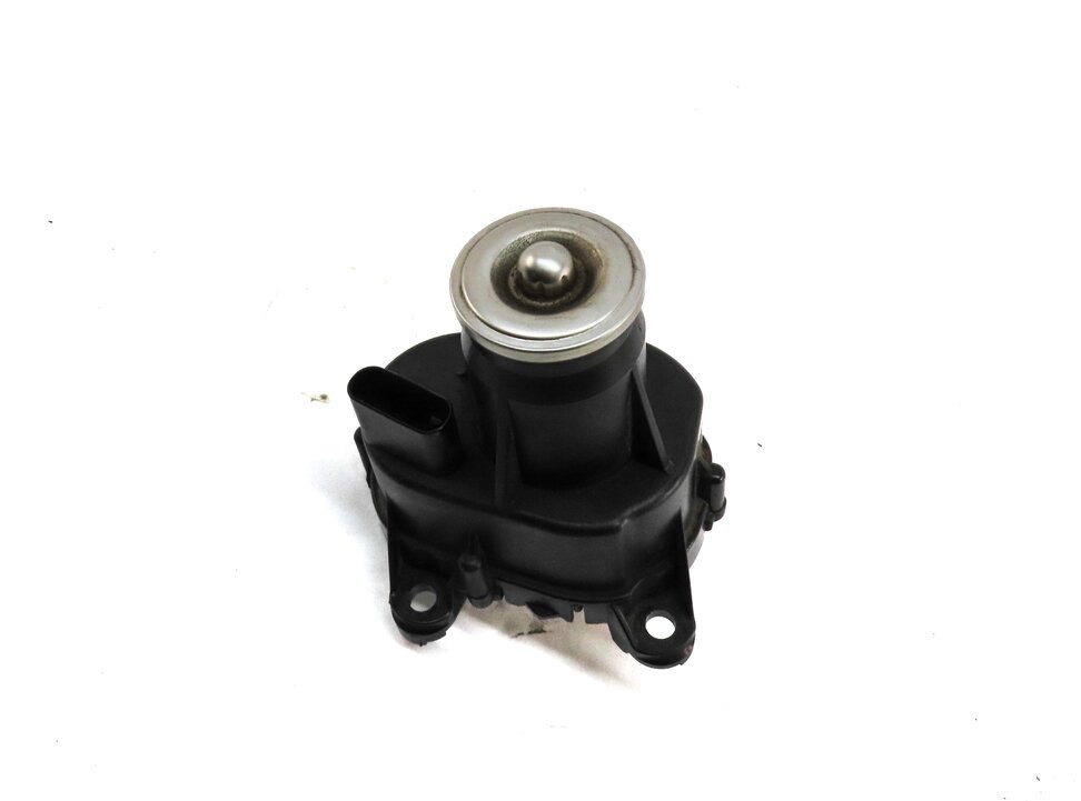 Thumbnail 1: 2012 MERCEDES C250 (W204) 1.8L M271 ENGINE INTAKE MANIFOLD ACTUATOR MOTOR