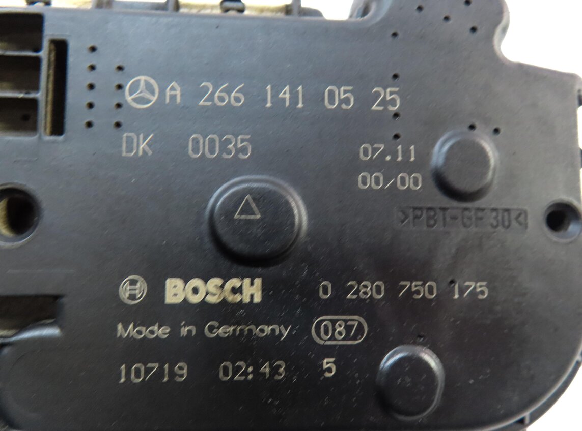 Thumbnail 5: 06-15 MERCEDES B200 C250 SLK250 (R172 W204 W245) 1.8L TURBO ENGINE THROTTLE BODY