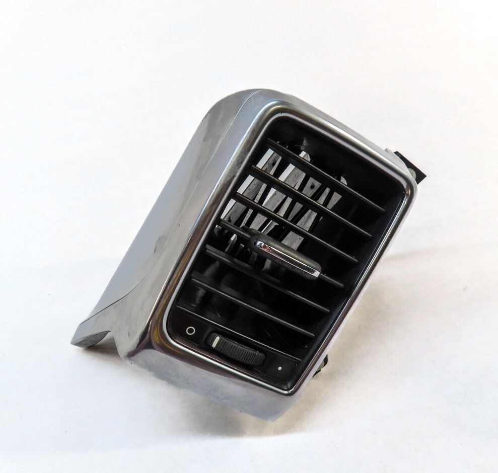 2012 PORSCHE PANAMERA (970 G1) REAR RIGHT CONSOLE A/C HEATER AIR VENT (BLACK)