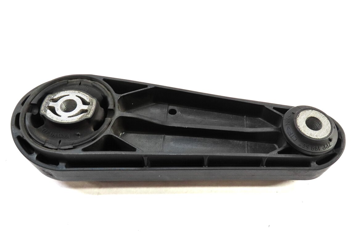 Thumbnail 2: 2012 PORSCHE PANAMERA (970 G1) 4.8L M48.20 NON-TURBO RWD TORSION ARM MOTOR MOUNT