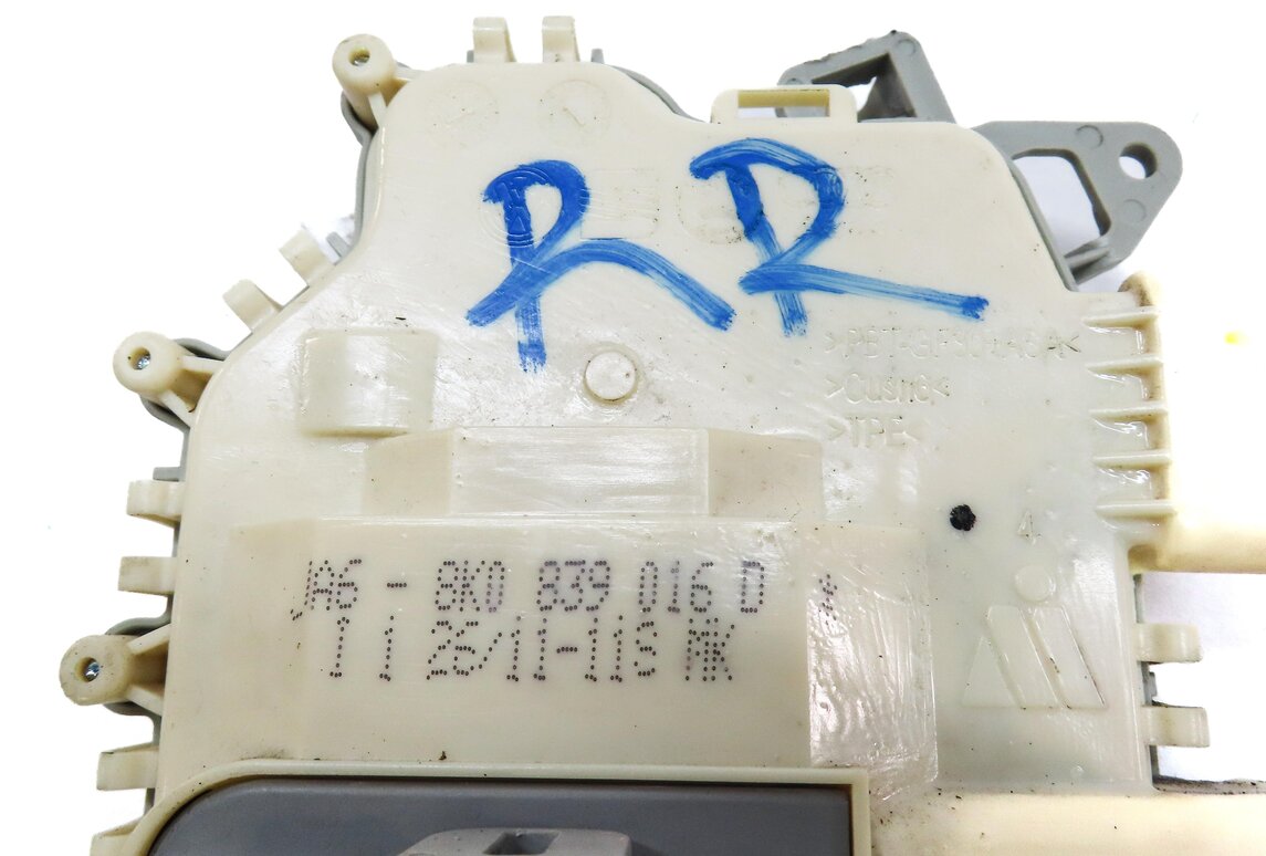 Thumbnail 4: 10-18 AUDI A3 A4 A8 Q3 Q5 S3 S4 SQ5 S8 (B8 D4 4H 8K 8R 8V) RIGHT REAR DOOR LATCH