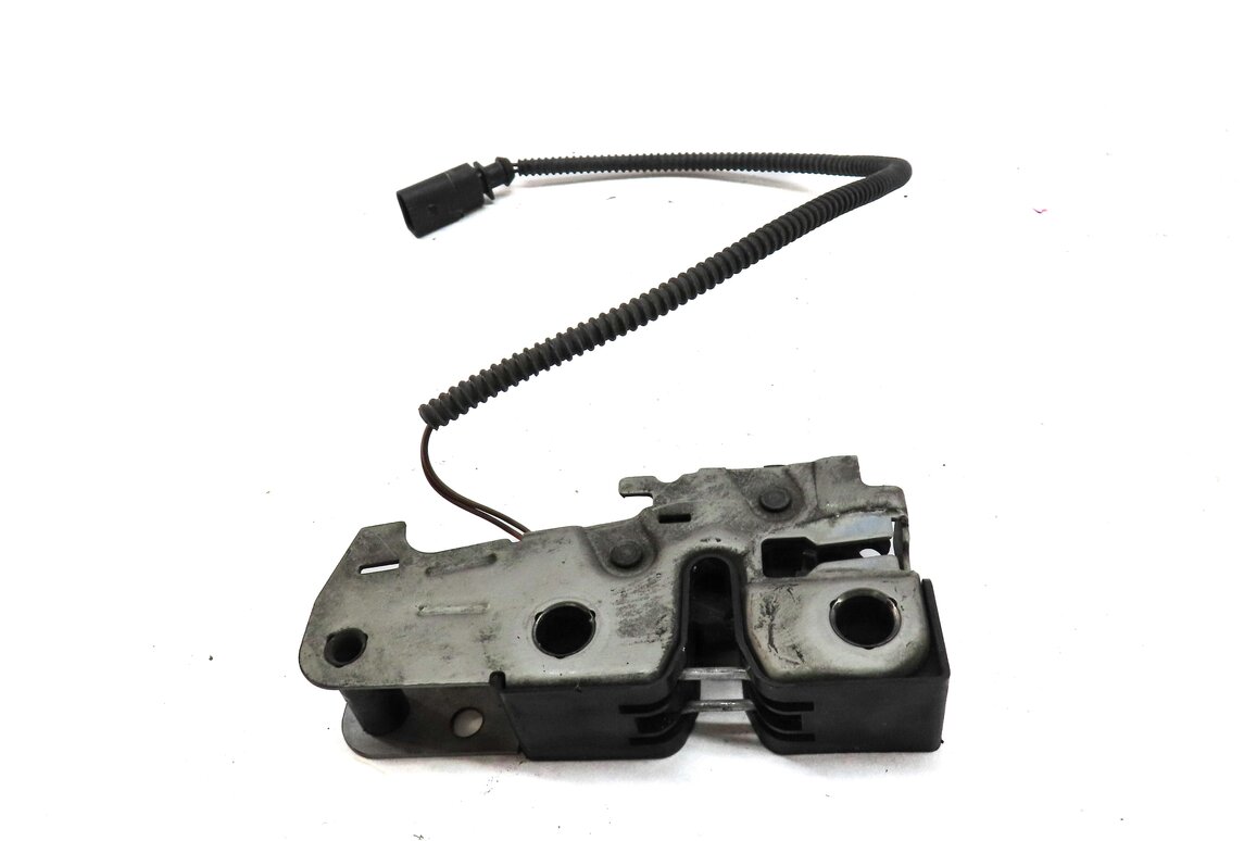 Thumbnail 2: 2012 PORSCHE PANAMERA (970 G1) FRONT HOOD LATCH 1K1823509E