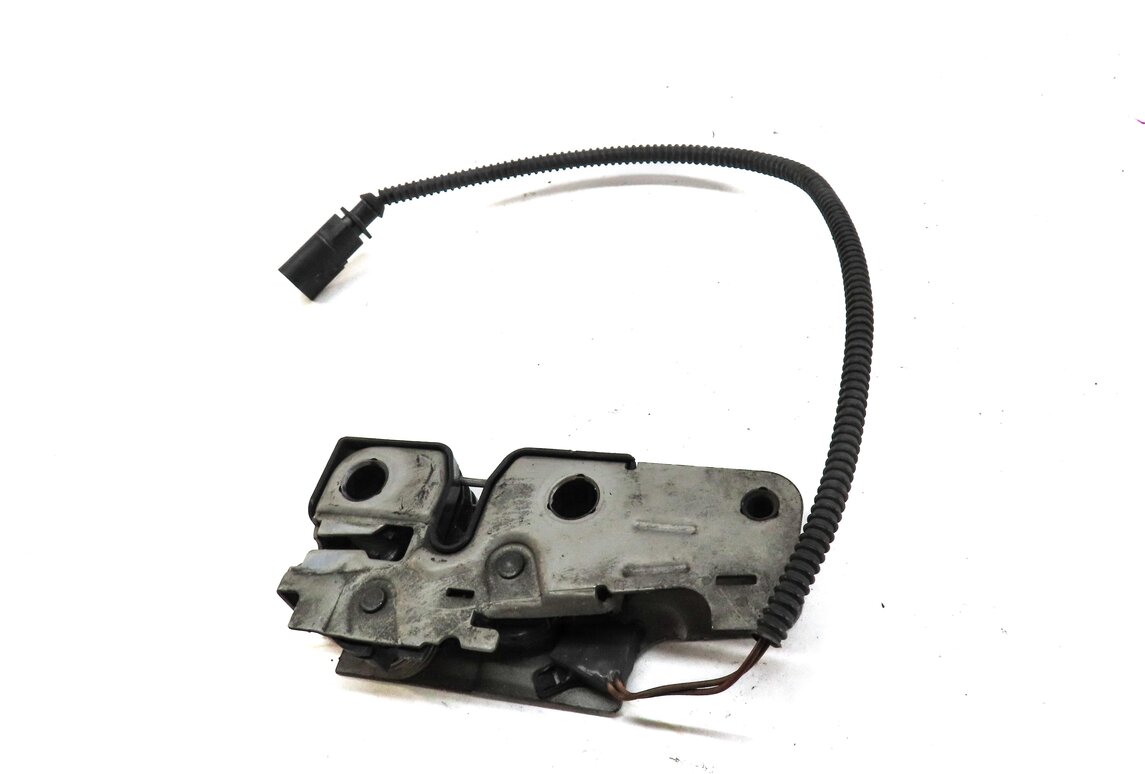 Thumbnail 3: 2012 PORSCHE PANAMERA (970 G1) FRONT HOOD LATCH 1K1823509E
