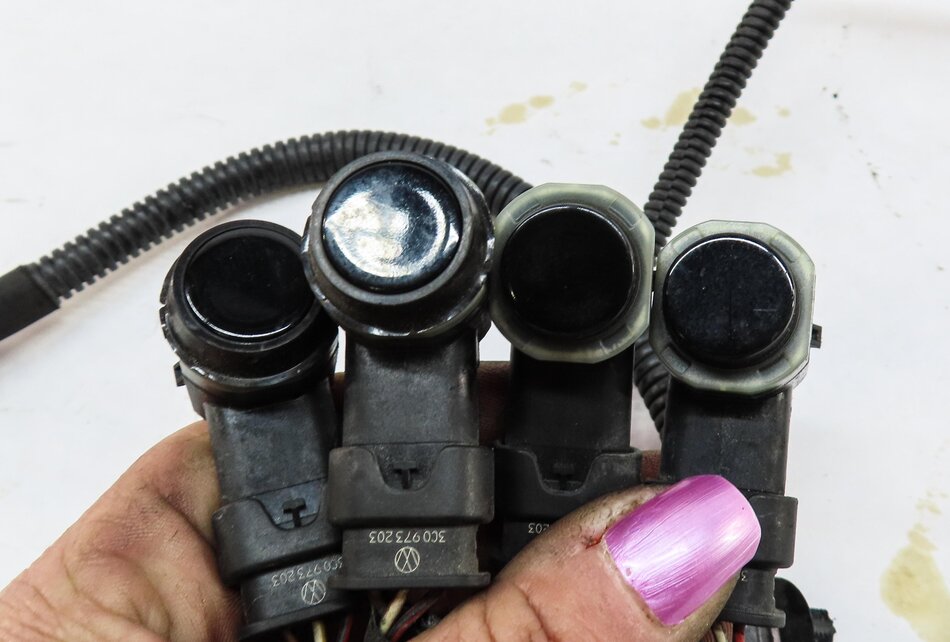 Thumbnail 4: 2012 PORSCHE PANAMERA 970 G1 REAR PARK ASSIST PDC SENSOR SET4 (BLACK) & HARNESS