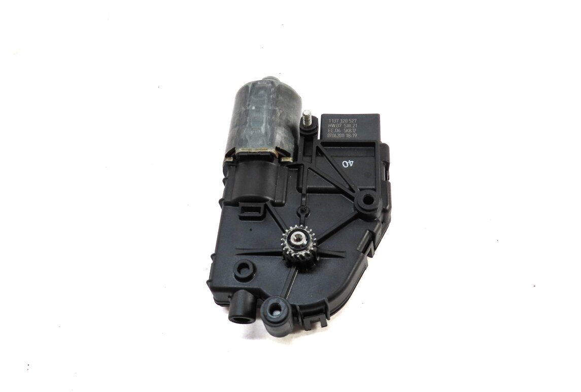 Thumbnail 3: 2010-2016 PORSCHE PANAMERA (970 G1) POWER SUNROOF WINDOW MOTOR