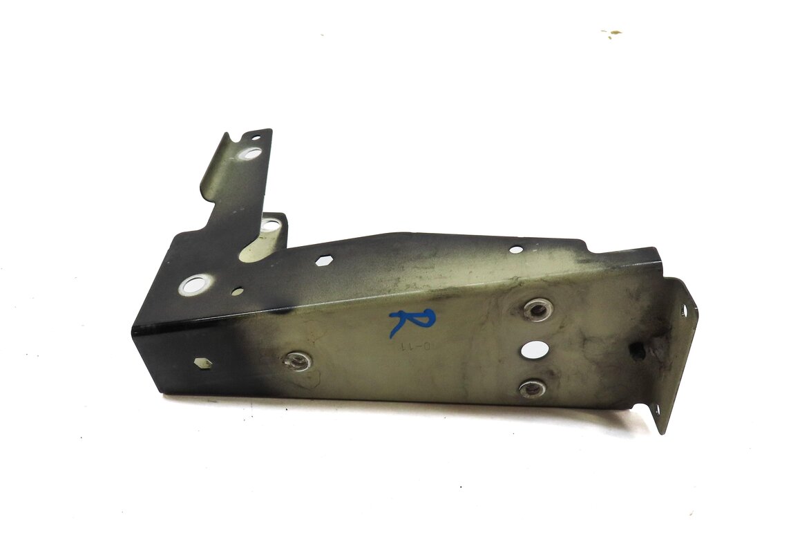 Thumbnail 4: 2012 PORSCHE PANAMERA 970 G1 FRONT RIGHT PASSENGER FENDER MOUNT BRACKET BLACK A1