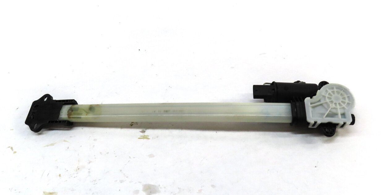 Thumbnail 4: 2012 PORSCHE PANAMERA (970 G1) REAR LEFT DOOR WINDOW SUN SHADE SCREEN MOTOR