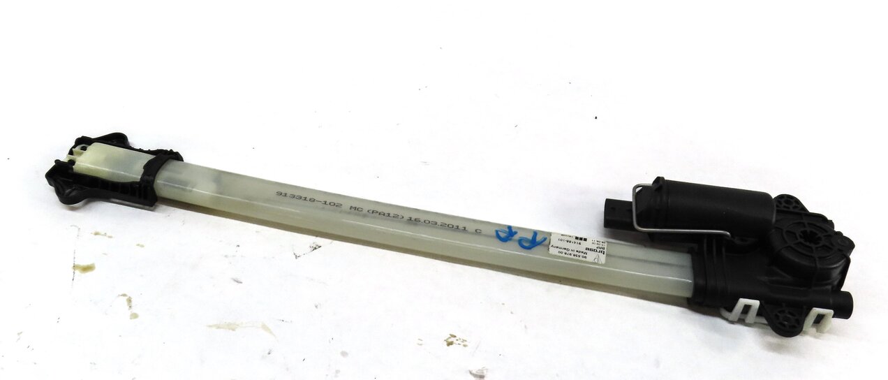 Thumbnail 1: 2012 PORSCHE PANAMERA (970 G1) REAR RIGHT WINDOW SUN SHADE SCREEN MOTOR