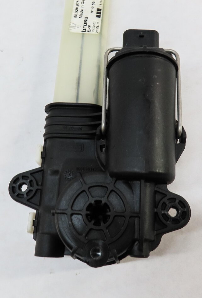 Thumbnail 5: 2012 PORSCHE PANAMERA (970 G1) REAR RIGHT WINDOW SUN SHADE SCREEN MOTOR