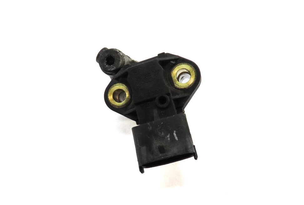 Thumbnail 2: 2012 PORSCHE PANAMERA (970 G1) 4.8L M48.20 RWD ENGINE OIL PRESSURE SENSOR