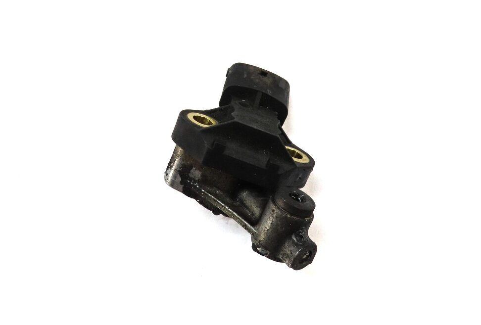 Thumbnail 3: 2012 PORSCHE PANAMERA (970 G1) 4.8L M48.20 RWD ENGINE OIL PRESSURE SENSOR