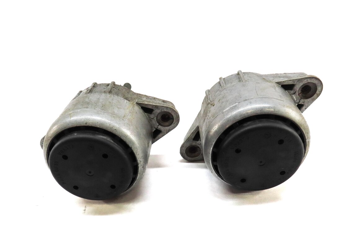 Thumbnail 2: 2012 PORSCHE PANAMERA (970 G1) 4.8L M48.20 NON-TURBO RWD ENGINE MOUNT SET 2