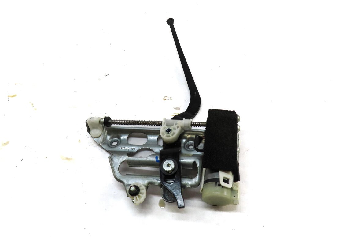 Thumbnail 4: 2012 PORSCHE PANAMERA 970 REAR LEFT QUARTER WINDOW SUN SHADE MOTOR w/ REGULATOR