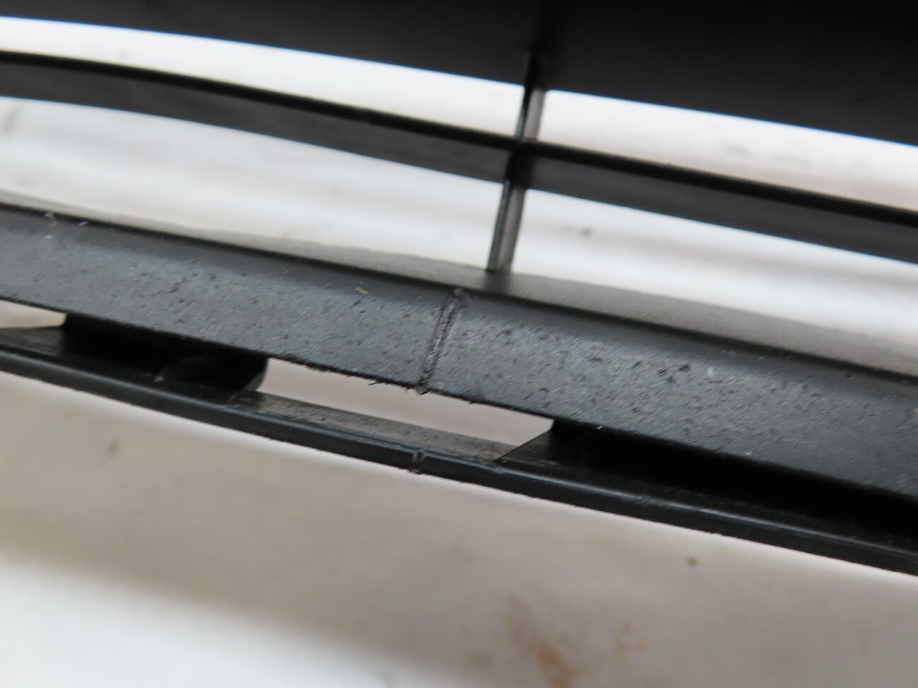 Thumbnail 7: 2010-2013 PORSCHE PANAMERA (970 G1) FRONT LOWER CENTER BUMPER GRILLE TRIM