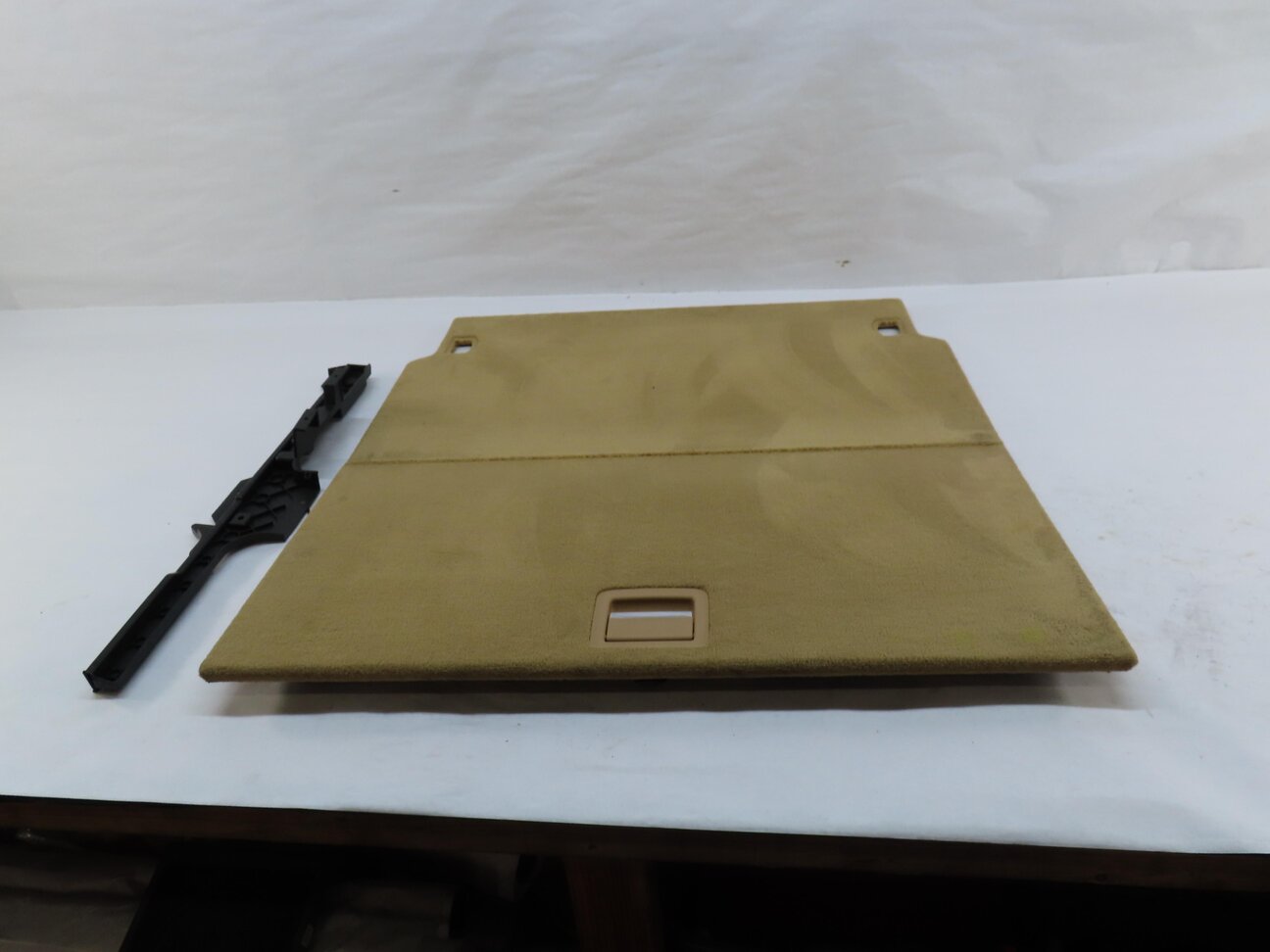 Thumbnail 3: 2012 PORSCHE PANAMERA (970 G1) REAR SPARE TIRE FLOOR COVER (BEIGE) 97055105304