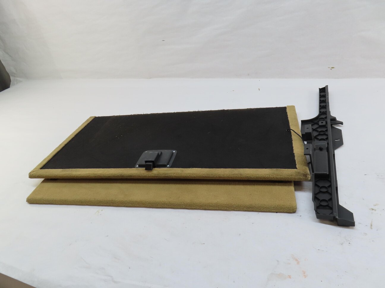 Thumbnail 6: 2012 PORSCHE PANAMERA (970 G1) REAR SPARE TIRE FLOOR COVER (BEIGE) 97055105304