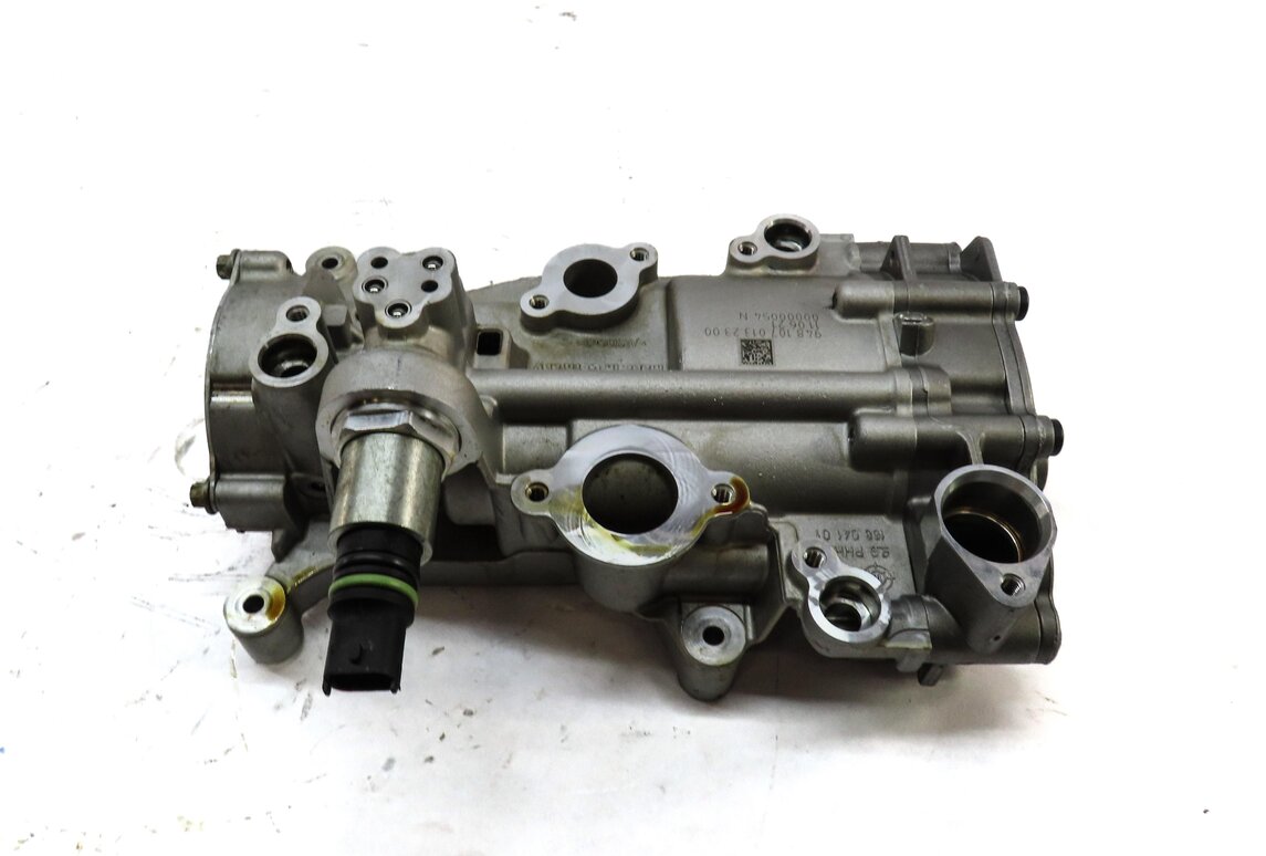 Thumbnail 3: 2012 PORSCHE PANAMERA (970 G1) 4.8L M48.20 NON-TURBO RWD ENGINE OIL PUMP