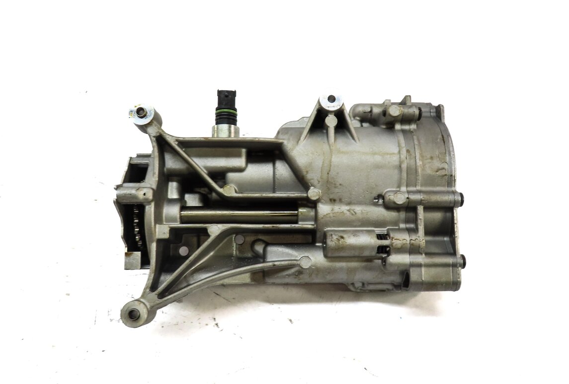 Thumbnail 4: 2012 PORSCHE PANAMERA (970 G1) 4.8L M48.20 NON-TURBO RWD ENGINE OIL PUMP