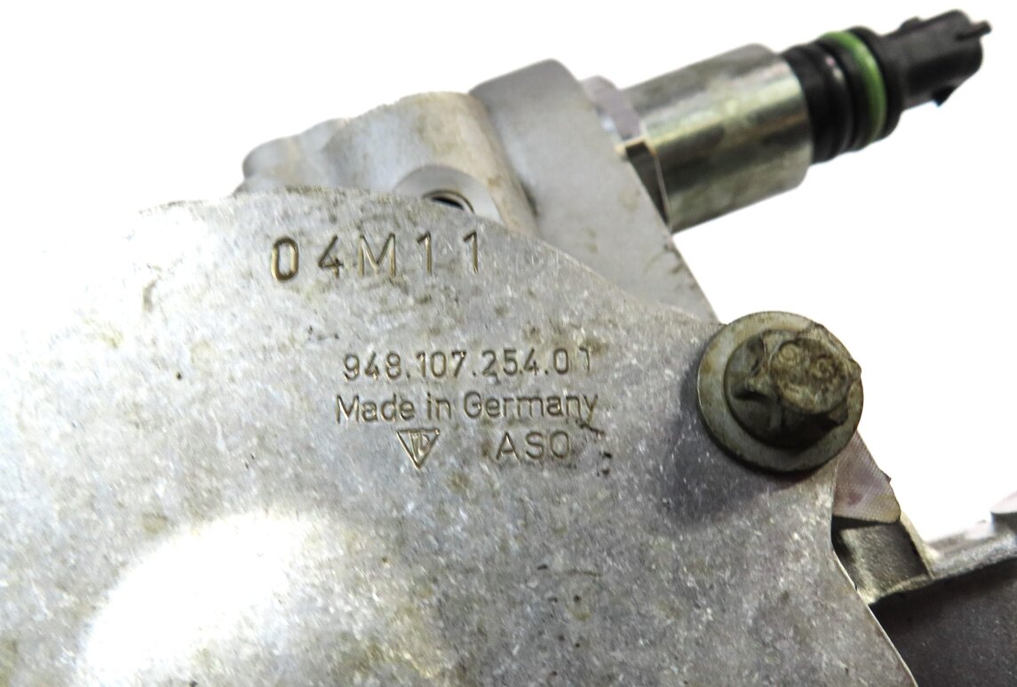 Thumbnail 6: 2012 PORSCHE PANAMERA (970 G1) 4.8L M48.20 NON-TURBO RWD ENGINE OIL PUMP