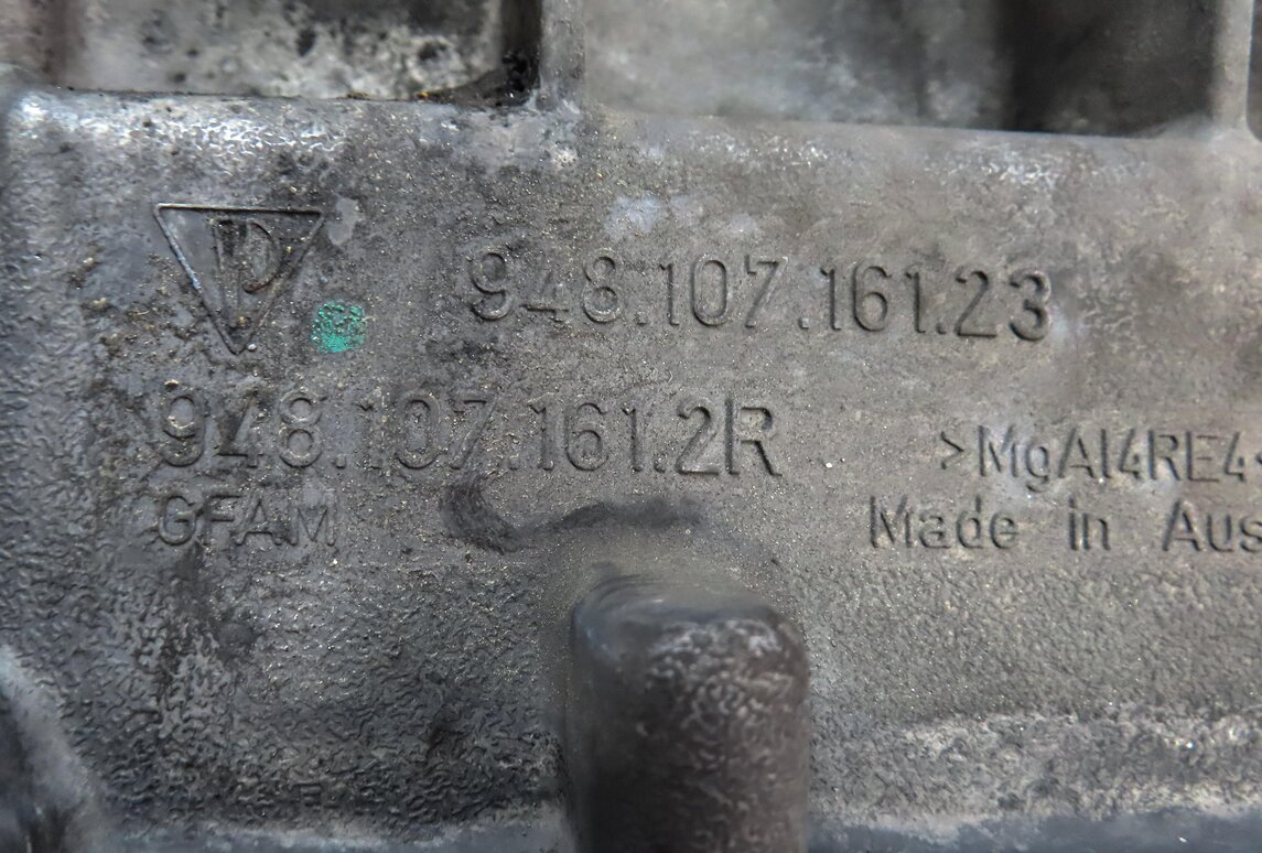Thumbnail 7: 2012 PORSCHE PANAMERA (970 G1) 4.8L M48.20 NON-TURBO RWD UPPER ENGINE OIL PAN