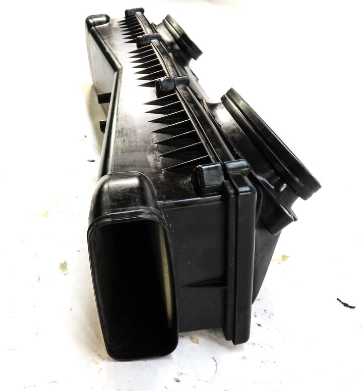 Thumbnail 4: 11-16 PORSCHE PANAMERA (970 G1) 4.8L M48.20 RWD AIR INTAKE FILTER CLEANER BOX